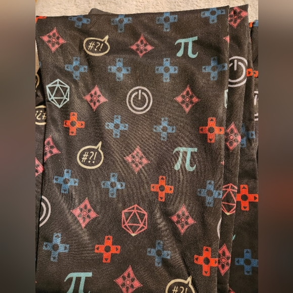 Size Medium Geek Chic print leggings - Picture 2 of 4